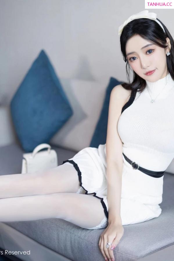 王馨瑶  [XiuRen]高清写真图 2024.04.02 No.8334 王馨瑶yanni 丝袜美腿第24张图片
